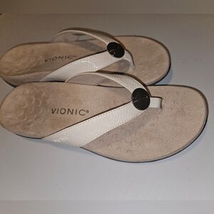 Vionic Hilda Woven sandals